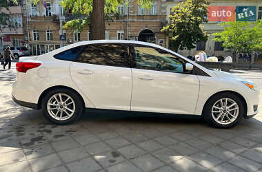 Седан Ford Focus 2015 в 
