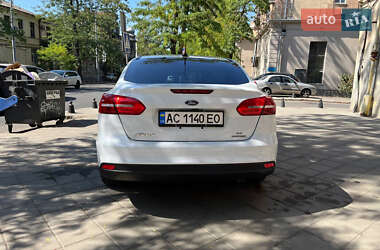 Седан Ford Focus 2015 в 