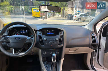 Седан Ford Focus 2015 в 