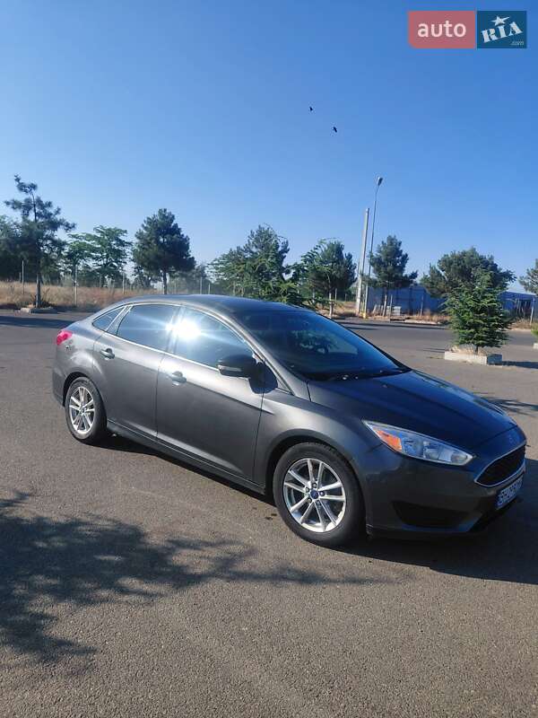 Седан Ford Focus 2015 в 