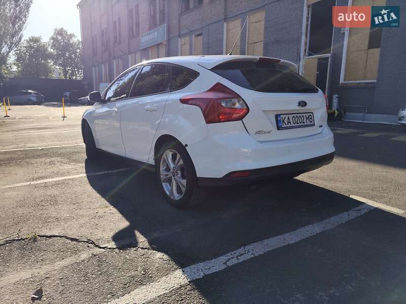 Хэтчбек Ford Focus 2014 в Киеве