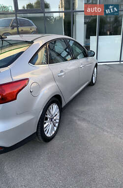 Седан Ford Focus 2015 в 