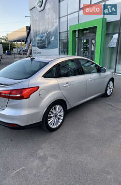 Седан Ford Focus 2015 в 
