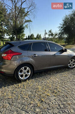 Хэтчбек Ford Focus 2014 в 