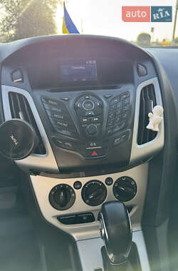 Хэтчбек Ford Focus 2014 в 