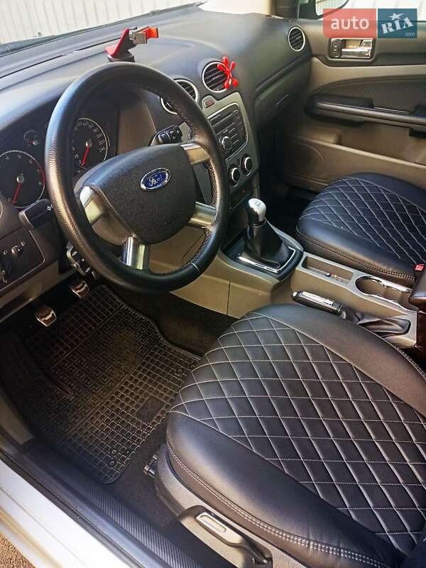 Хэтчбек Ford Focus 2011 в Киеве