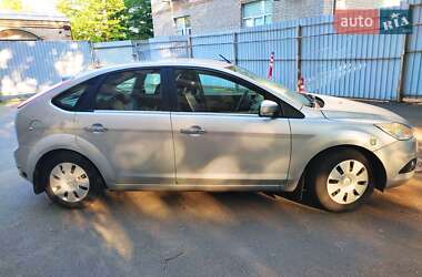 Хэтчбек Ford Focus 2011 в 