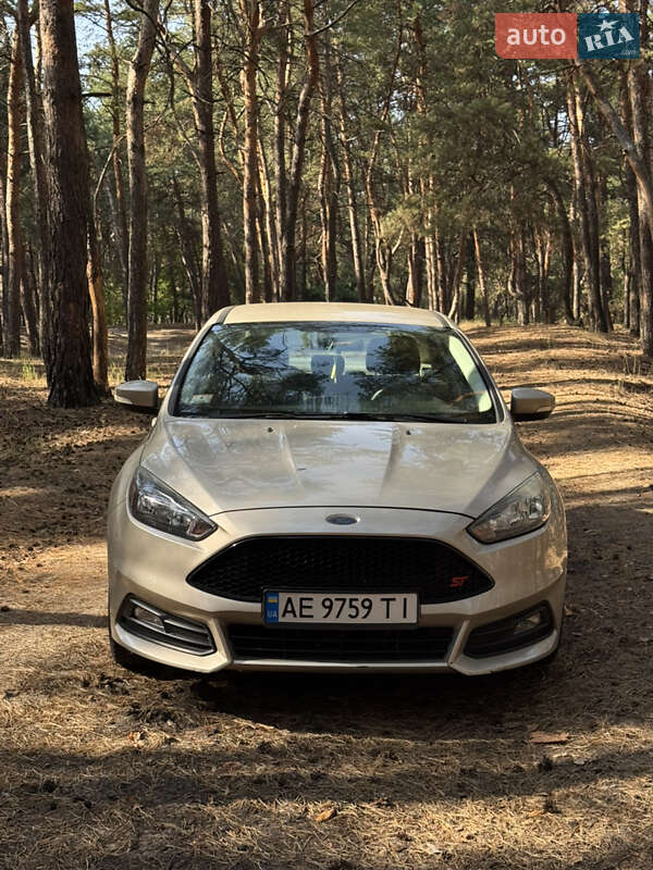 Седан Ford Focus 2017 в Днепре