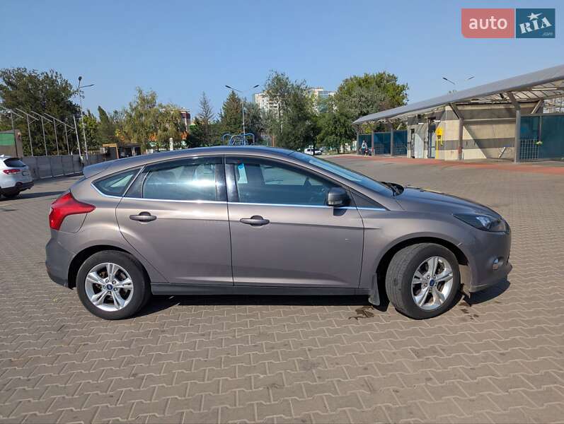 Хэтчбек Ford Focus 2013 в Кривом Роге фото 5 Хэтчбек Ford Focus 2013 в Кривом Роге
