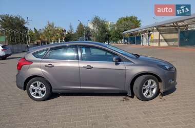 Хэтчбек Ford Focus 2013 в 