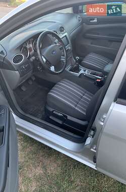 Хэтчбек Ford Focus 2009 в 