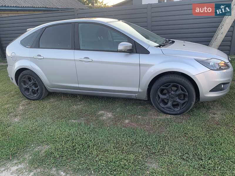 Хэтчбек Ford Focus 2009 в 