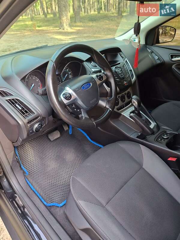 Седан Ford Focus 2014 в Лебедине