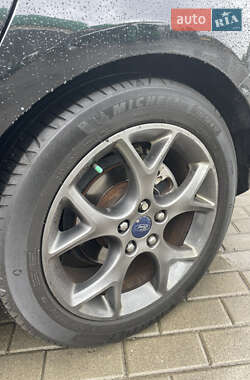 Хэтчбек Ford Focus 2013 в 