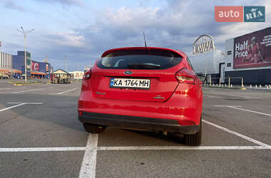 Хэтчбек Ford Focus 2015 в 