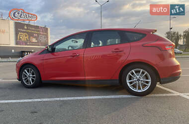 Хэтчбек Ford Focus 2015 в 