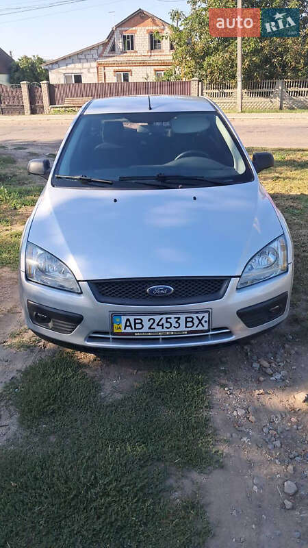 Седан Ford Focus 2005 в 