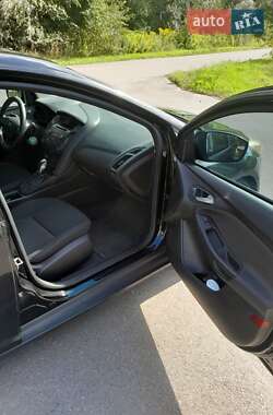 Хэтчбек Ford Focus 2015 в 
