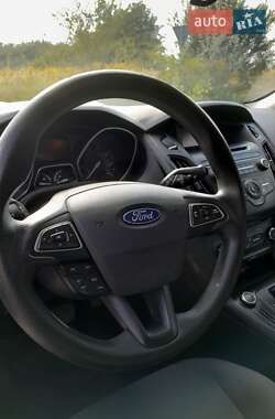 Хэтчбек Ford Focus 2015 в 