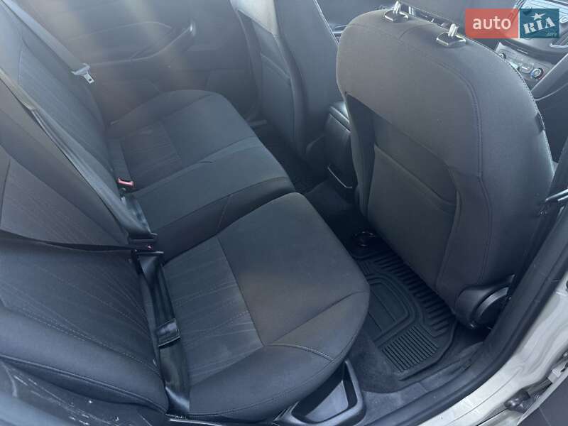 Хэтчбек Ford Focus 2015 в Киеве