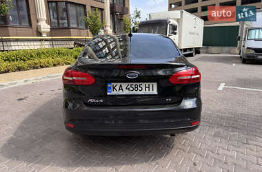 Седан Ford Focus 2015 в 