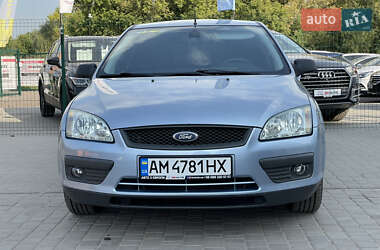 Хэтчбек Ford Focus 2005 в 