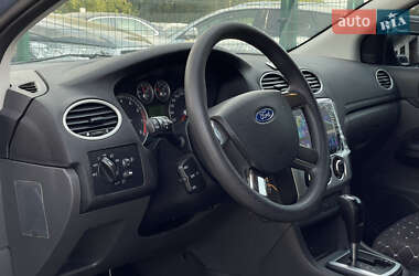 Хэтчбек Ford Focus 2005 в 