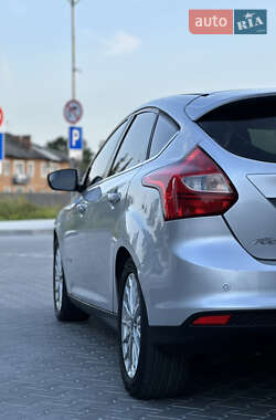 Хэтчбек Ford Focus 2014 в 