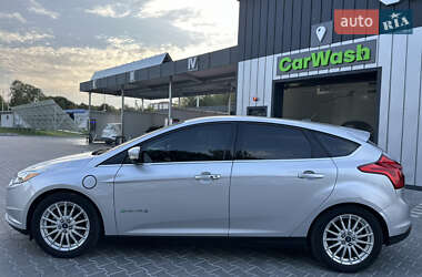 Хэтчбек Ford Focus 2014 в 