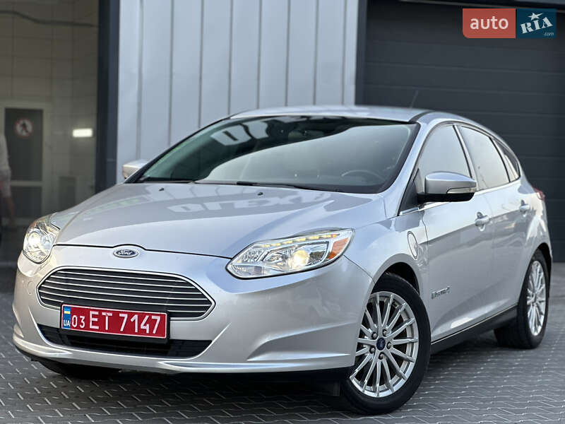 Хэтчбек Ford Focus 2014 в 