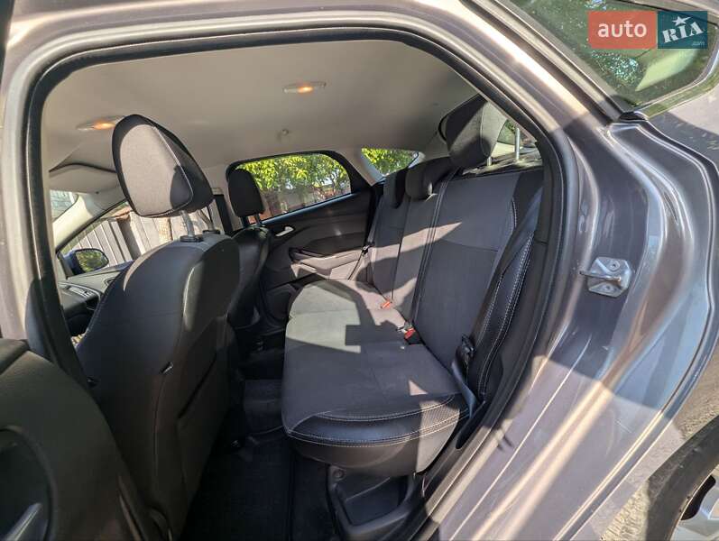 Хэтчбек Ford Focus 2013 в Кривом Роге фото 13 Хэтчбек Ford Focus 2013 в Кривом Роге