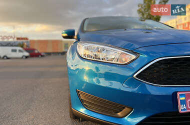 Хетчбек Ford Focus 2015 в 