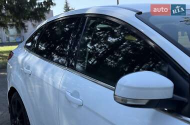 Седан Ford Focus 2011 в 