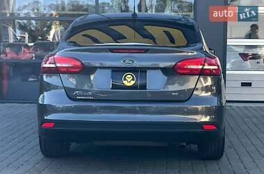 Седан Ford Focus 2015 в 