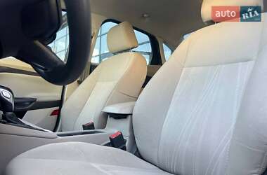 Седан Ford Focus 2015 в 