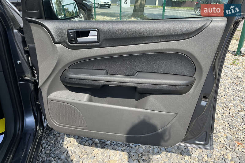 Хэтчбек Ford Focus 2006 в Коломые