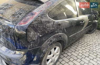 Хэтчбек Ford Focus 2005 в 