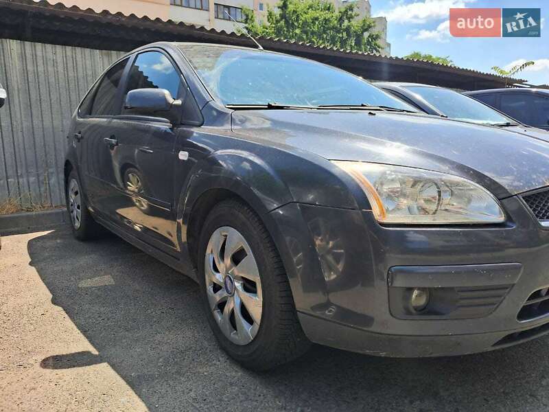 Хэтчбек Ford Focus 2007 в 