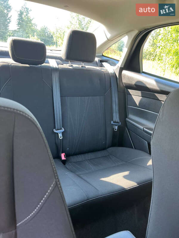 Седан Ford Focus 2015 в Киеве фото 8 Седан Ford Focus 2015 в Киеве