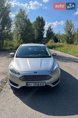 Седан Ford Focus 2015 в 