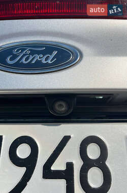 Седан Ford Focus 2015 в 
