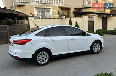 Седан Ford Focus 2016 в 