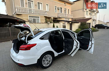 Седан Ford Focus 2016 в 
