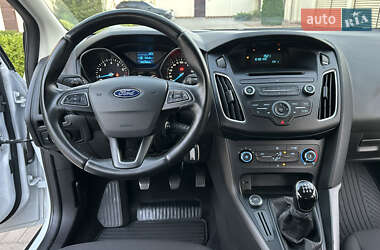 Седан Ford Focus 2016 в 