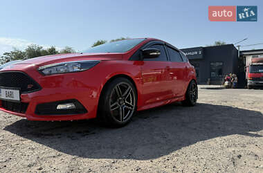 Хэтчбек Ford Focus 2016 в 