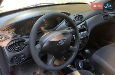 Седан Ford Focus 2004 в 