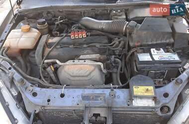 Седан Ford Focus 2004 в 