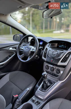 Седан Ford Focus 2013 в 