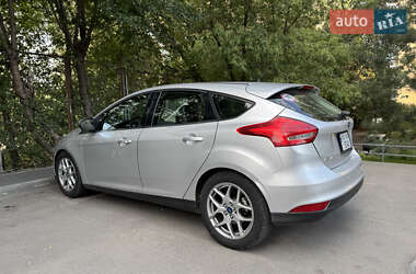Хэтчбек Ford Focus 2015 в 