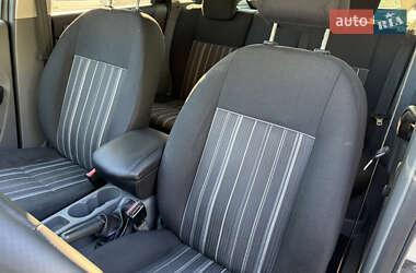 Хетчбек Ford Focus 2011 в 